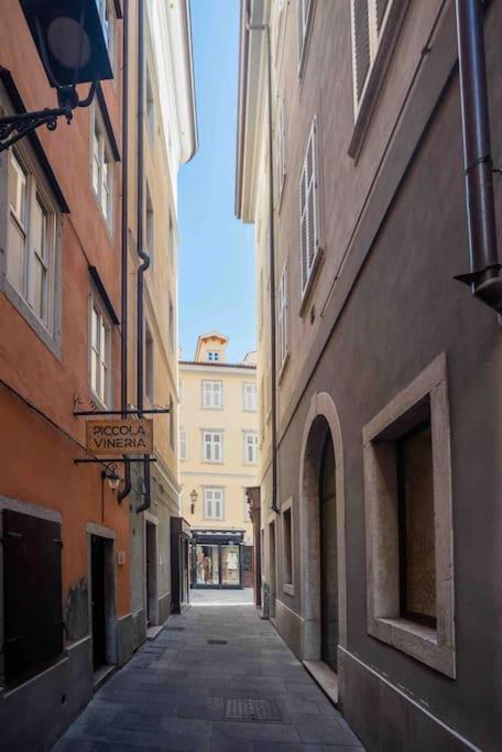Torretta10 - Studio Apartment Trieste Bagian luar foto