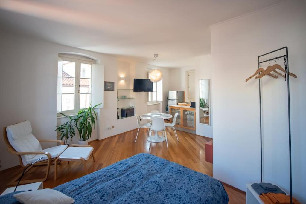Torretta10 - Studio Apartment Trieste Bagian luar foto